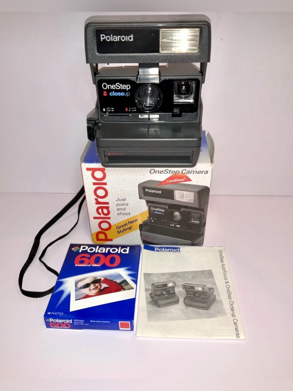 Vintage Polaroid OneStep Closeup 600 Instant Camera w/ Box Manual Strap Film Box